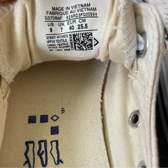 NWOT Converse White Low Top Slip On Sneakers - Picture 7 of 7